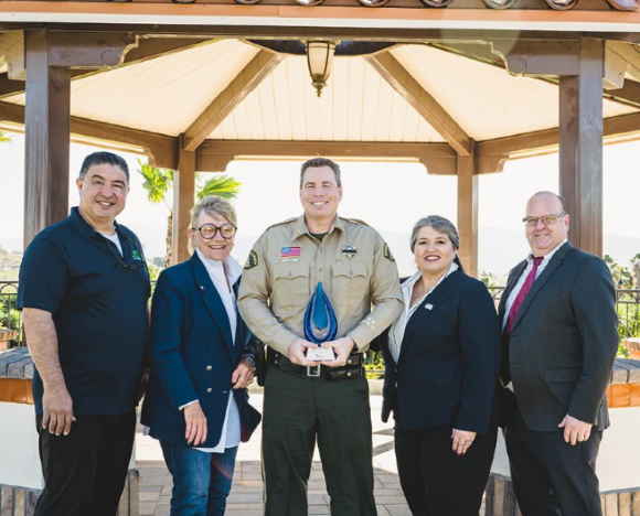 Community Member Award Group of 5 people (Community Member Award)